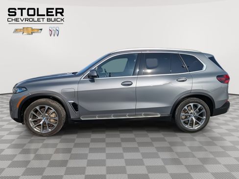 Used 2025 BMW X5 xDrive50e image 2