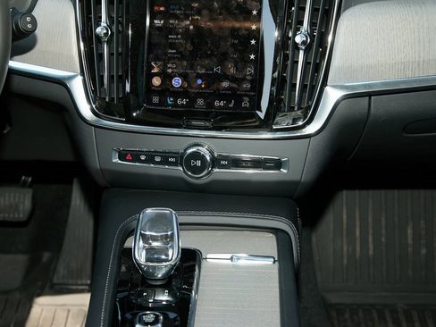 New 2026 Volvo V90 B6 Cross Country Ultra w/ Climate Package image 26