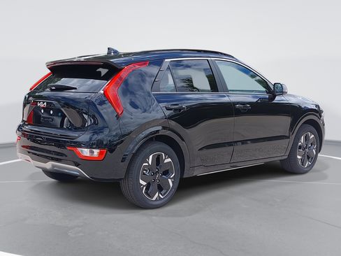 New 2024 Kia Niro Wind w/ Wind Preserve Package image 5