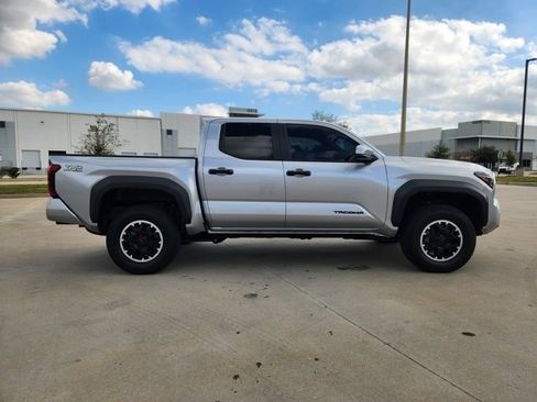 Used 2024 Toyota Tacoma TRD Off-Road image 4