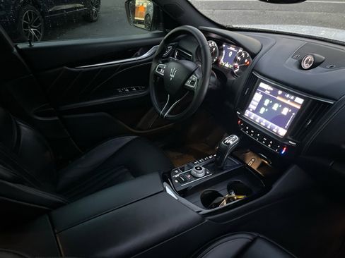 Used 2021 Maserati Levante image 57