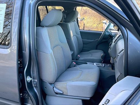 Used 2021 Nissan Frontier SV w/ Midnight Edition Floor Mats AWD/4WD image 8