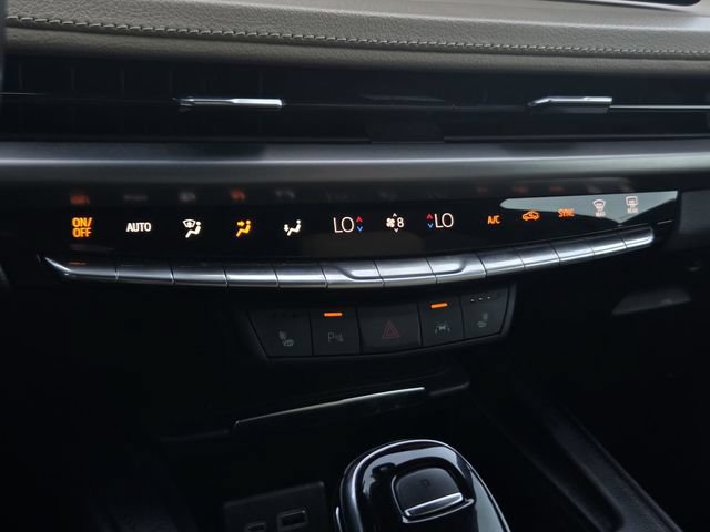 Used 2024 Cadillac XT4 Luxury w/ Cold Weather Package FWD image 23