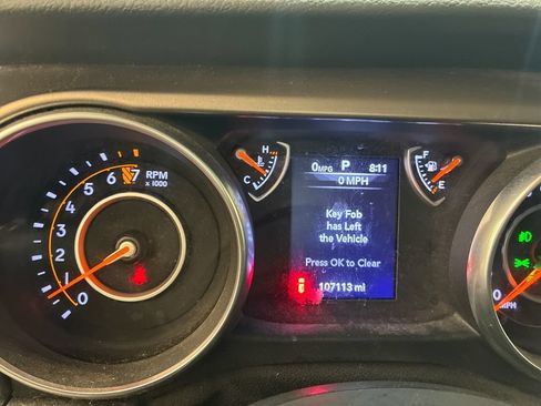 Used 2018 Jeep Wrangler Sport AWD/4WD image 12