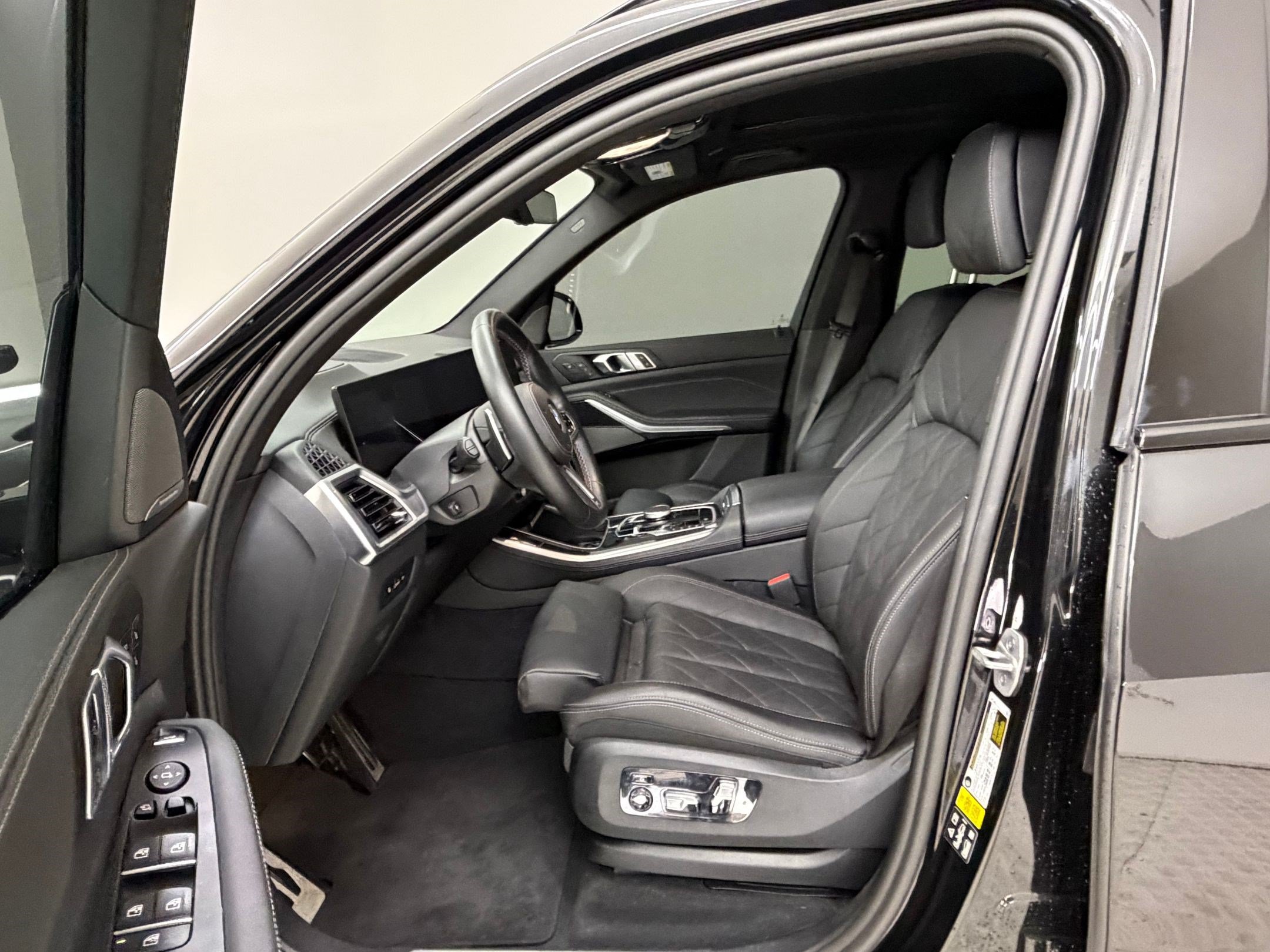 Certified 2024 BMW X5 M60i AWD/4WD image 5