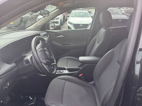 Used 2025 Buick Encore GX Preferred AWD/4WD image 22