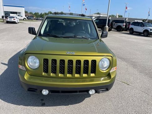 Used 2012 Jeep Patriot Latitude w/ Sun/Sound Group FWD image 3