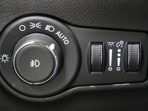 Used 2025 Jeep Compass Limited AWD/4WD image 14