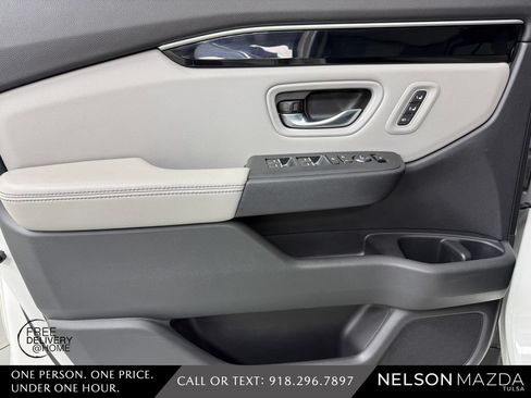 Used 2023 Honda Pilot Touring image 16