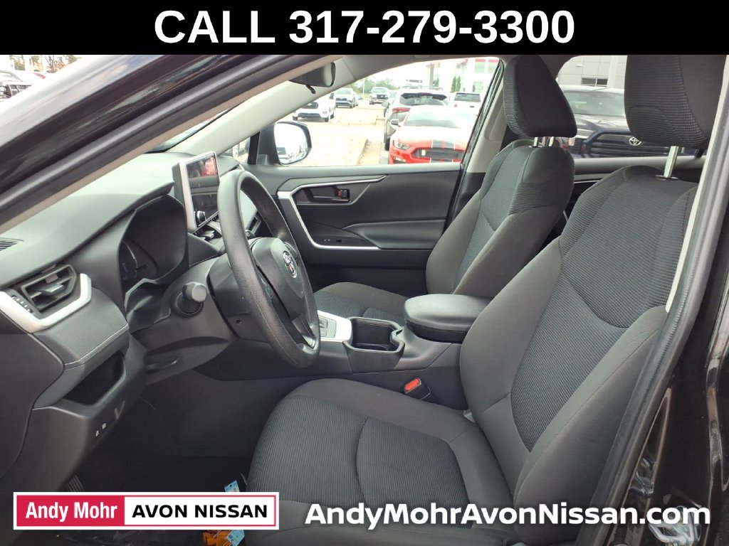 Used 2025 Toyota RAV4 LE AWD/4WD image 16