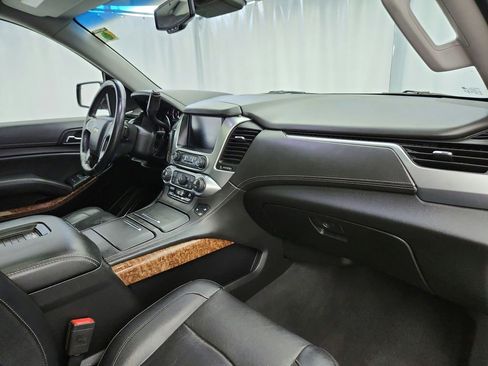 Used 2019 Chevrolet Suburban Premier image 36