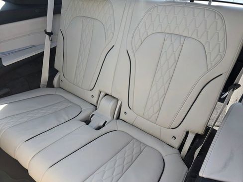 Certified 2025 BMW X7 M60i image 17