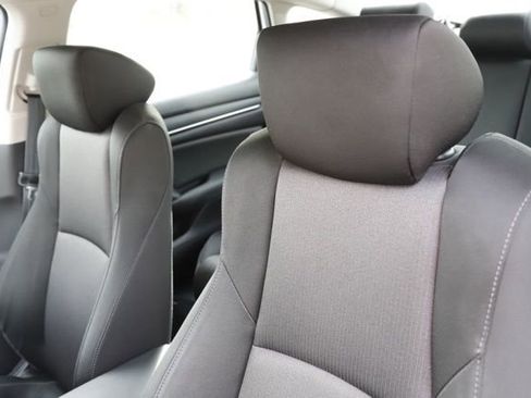 Used 2020 Honda Accord Hybrid image 14