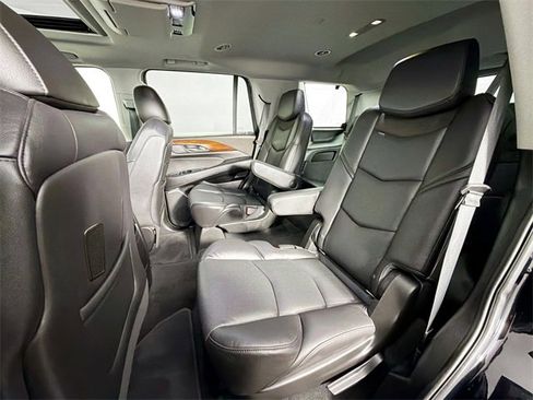 Used 2018 Cadillac Escalade Premium Luxury image 23