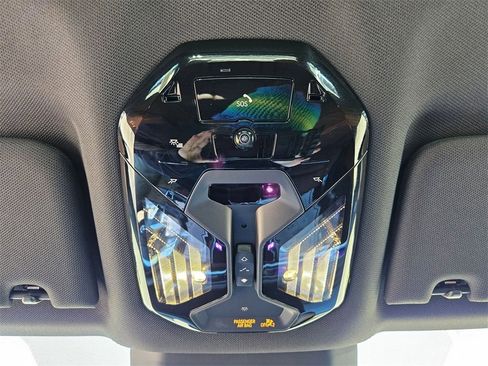 Used 2024 BMW i7 xDrive60 image 18