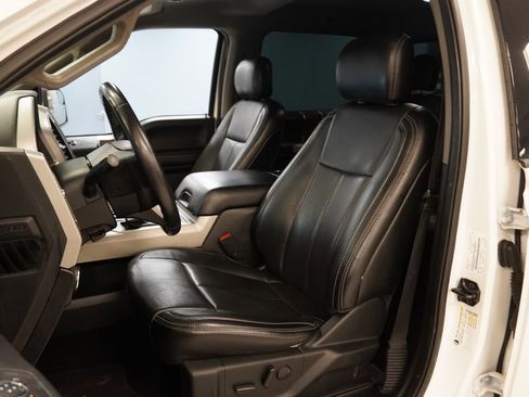 Used 2019 Ford F150 Lariat w/ Trailer Tow Package image 3