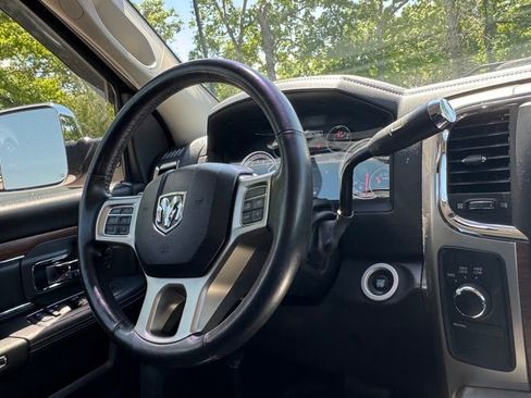 Used 2018 RAM 2500 Laramie w/ Convenience Group AWD/4WD image 13