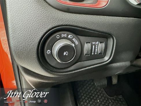 Used 2021 Jeep Renegade Trailhawk image 22