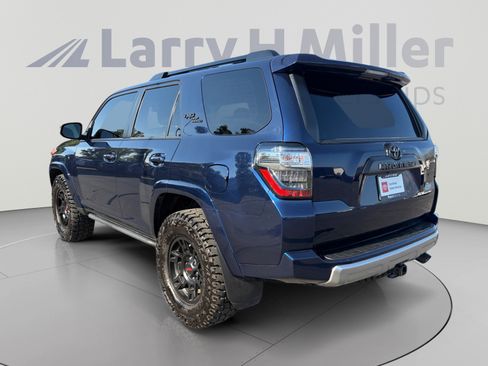 Used 2022 Toyota 4Runner TRD Off-Road Premium AWD/4WD image 3