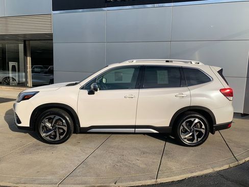Used 2022 Subaru Forester Touring AWD/4WD image 2