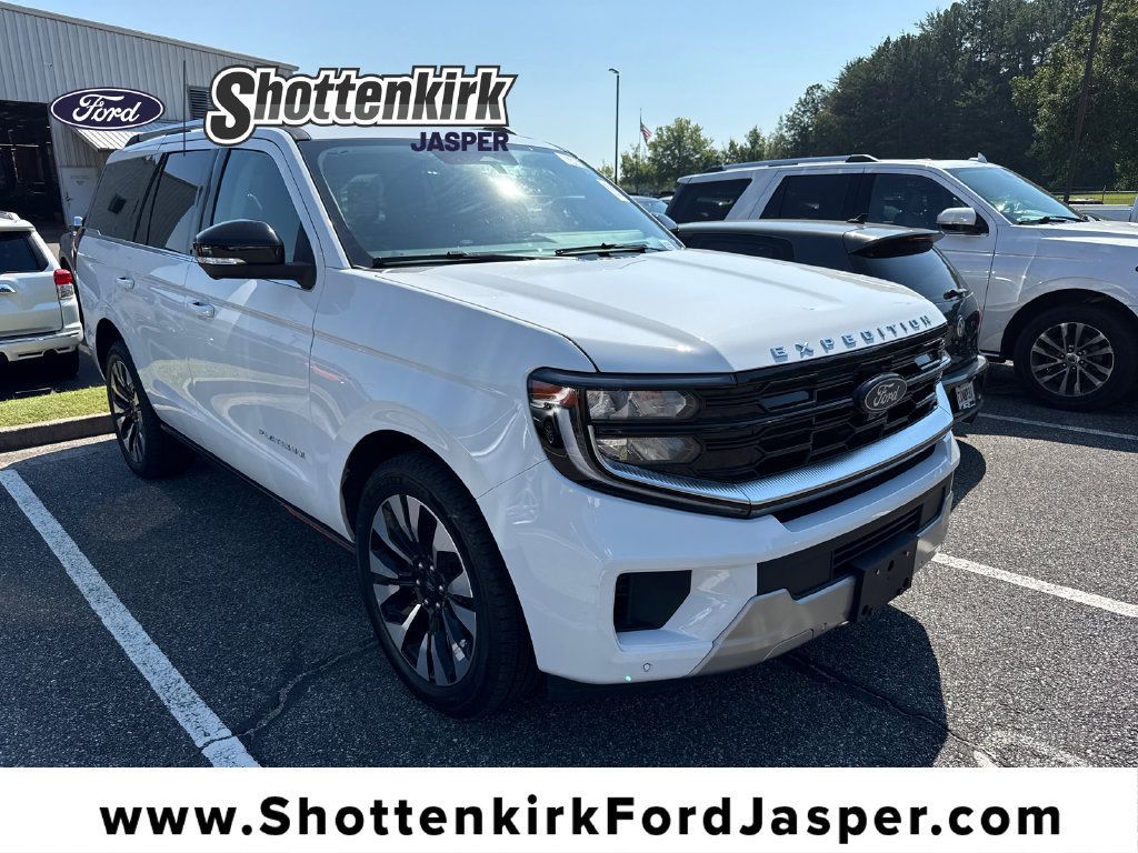 Used 2026 Ford Expedition Platinum w/ Driver's Package AWD/4WD image 1