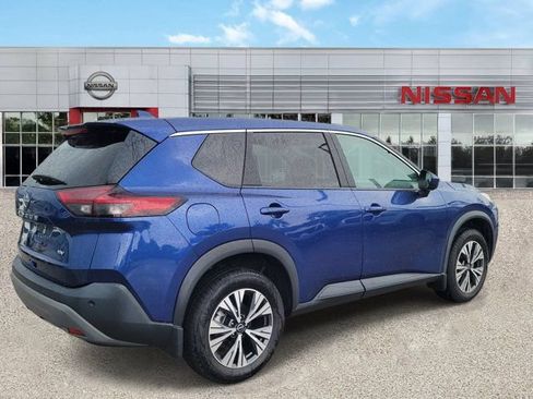 Certified 2023 Nissan Rogue SV FWD image 2