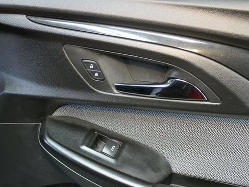 Used 2023 Chevrolet TrailBlazer LT w/ Convenience Package FWD image 9