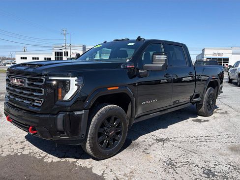Used 2024 GMC Sierra 2500 AT4 w/ AT4 Premium Plus Package image 3
