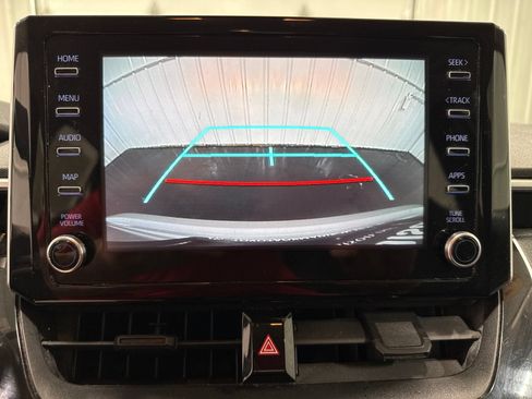 Used 2020 Toyota Corolla LE FWD image 22