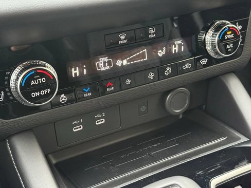 New 2026 Mitsubishi Outlander SEL AWD/4WD image 16