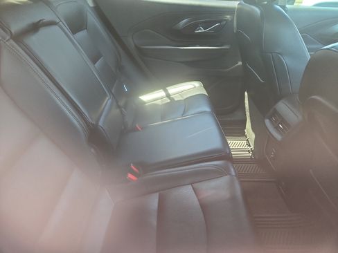 Used 2018 GMC Terrain SLT w/ Preferred Package AWD/4WD image 9