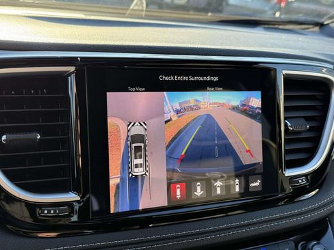 New 2026 Chrysler Pacifica Limited w/ S Appearance Package AWD/4WD image 29