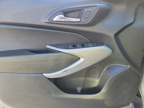 Used 2024 Chevrolet Trax RS w/ Sunroof Package image 18