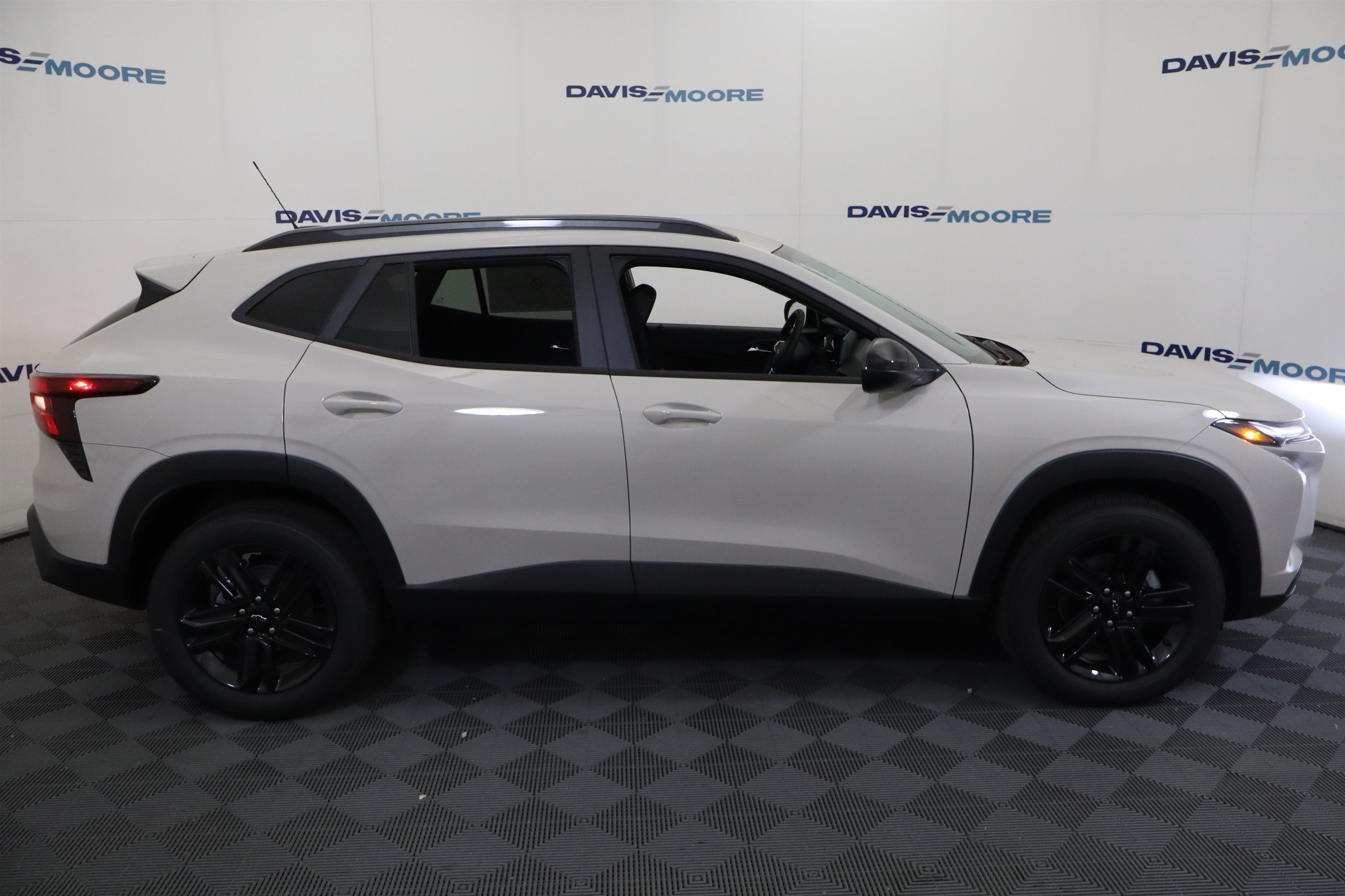 New 2026 Chevrolet Trax ACTIV w/ Driver Confidence Package FWD image 5