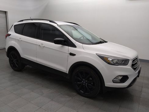 Used 2019 Ford Escape SE image 11