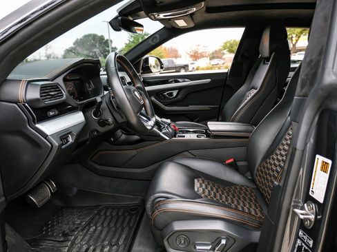Used 2020 Lamborghini Urus image 4