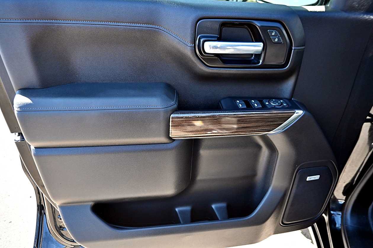 Used 2020 Chevrolet Silverado 1500 LT Trail Boss AWD/4WD image 16