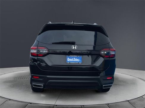 Certified 2023 Honda Pilot Sport image 4