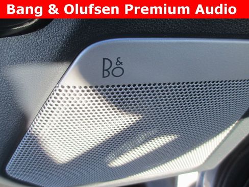 Used 2022 Ford F150 XLT w/ Equipment Group 302A High image 16