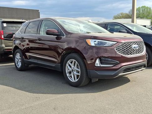 Used 2023 Ford Edge SEL w/ Convenience Package image 3