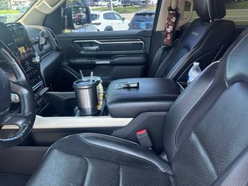 Used 2019 RAM 1500 Laramie AWD/4WD image 3
