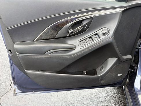 Used 2015 Buick LaCrosse Premium image 12