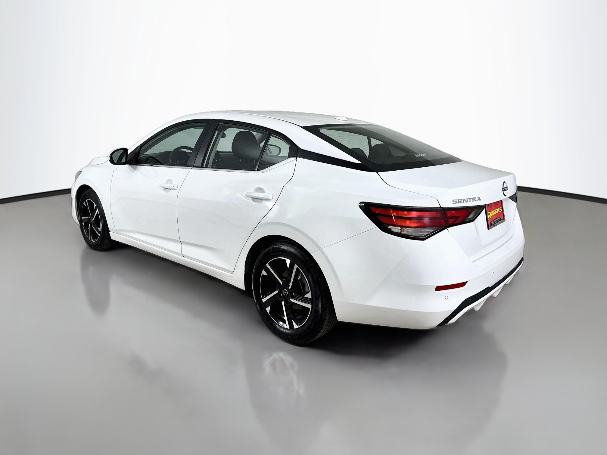 Used 2024 Nissan Sentra SV FWD image 6