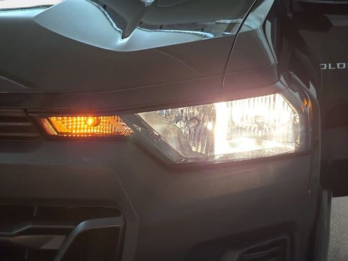 Used 2025 Chevrolet Colorado W/T RWD image 31