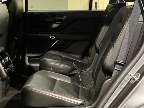 Used 2023 Lincoln Aviator 2WD w/ Premium Package image 43