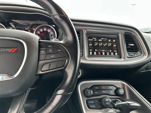 Used 2022 Dodge Challenger GT image 38