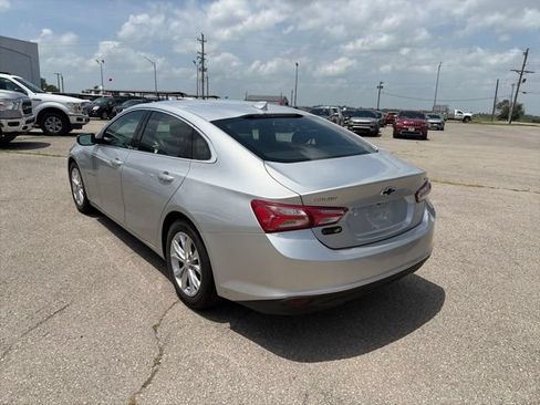 Used 2019 Chevrolet Malibu LT FWD image 4