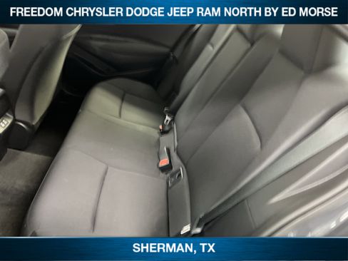 Used 2025 Toyota Corolla LE image 7