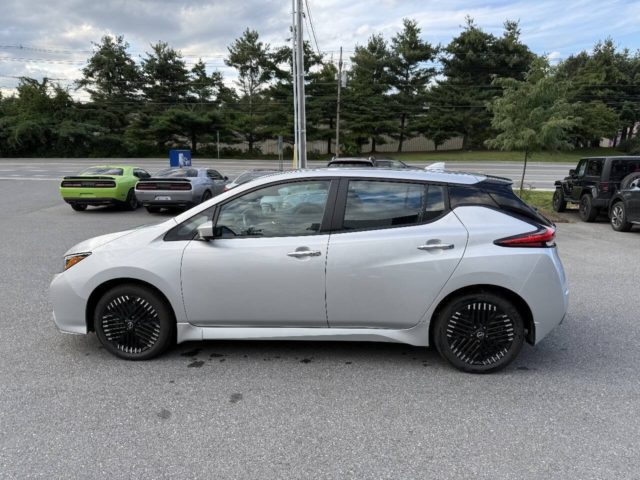 Used 2024 Nissan Leaf SV Plus FWD image 7