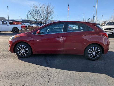 Used 2017 Hyundai Elantra GT image 9